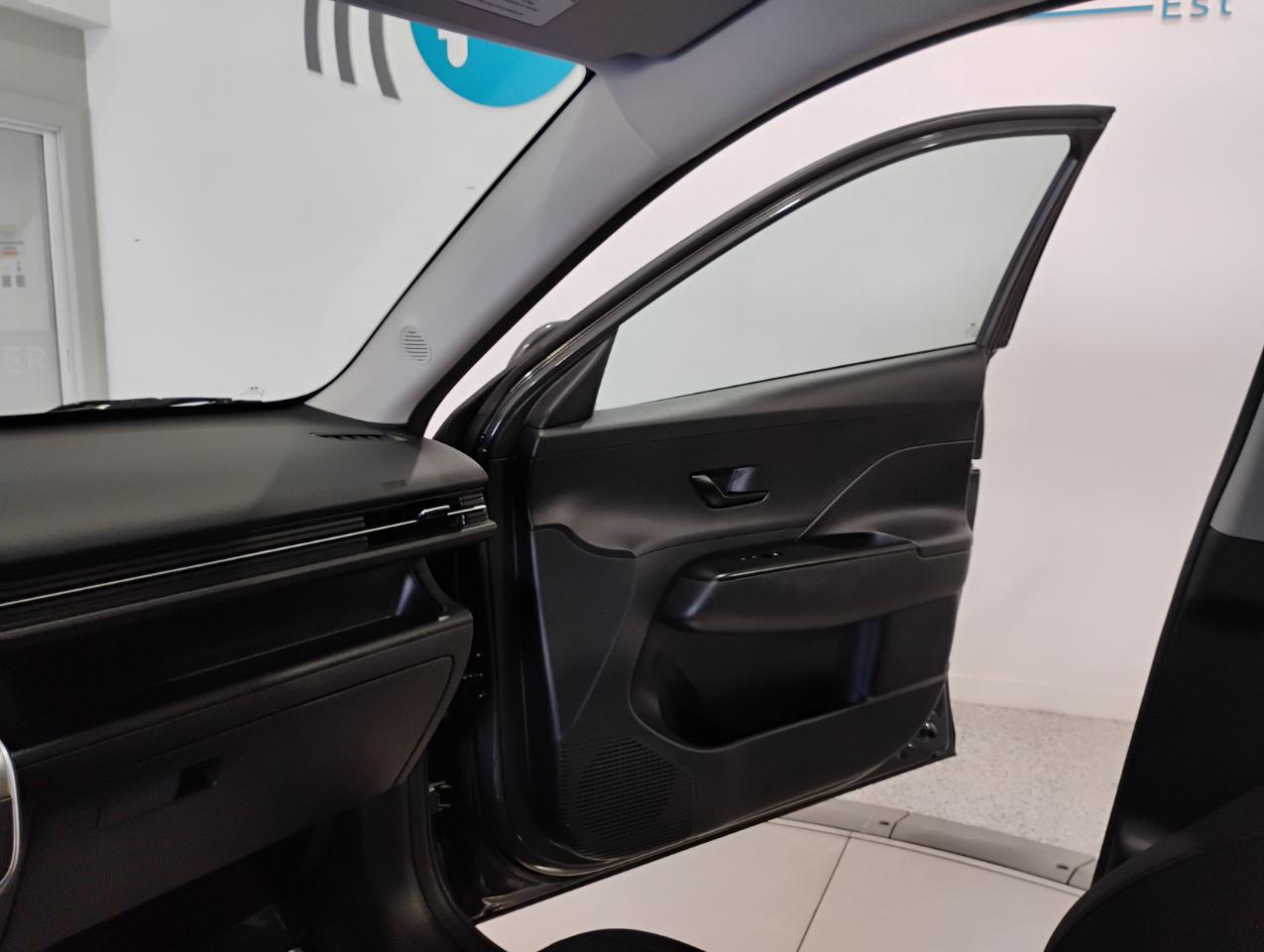 Hyundai Kona SE 2024