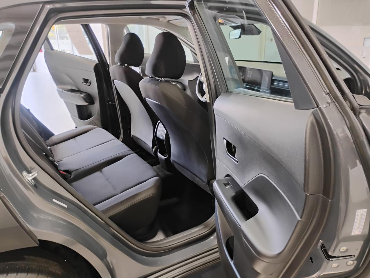 Hyundai Kona SE 2024