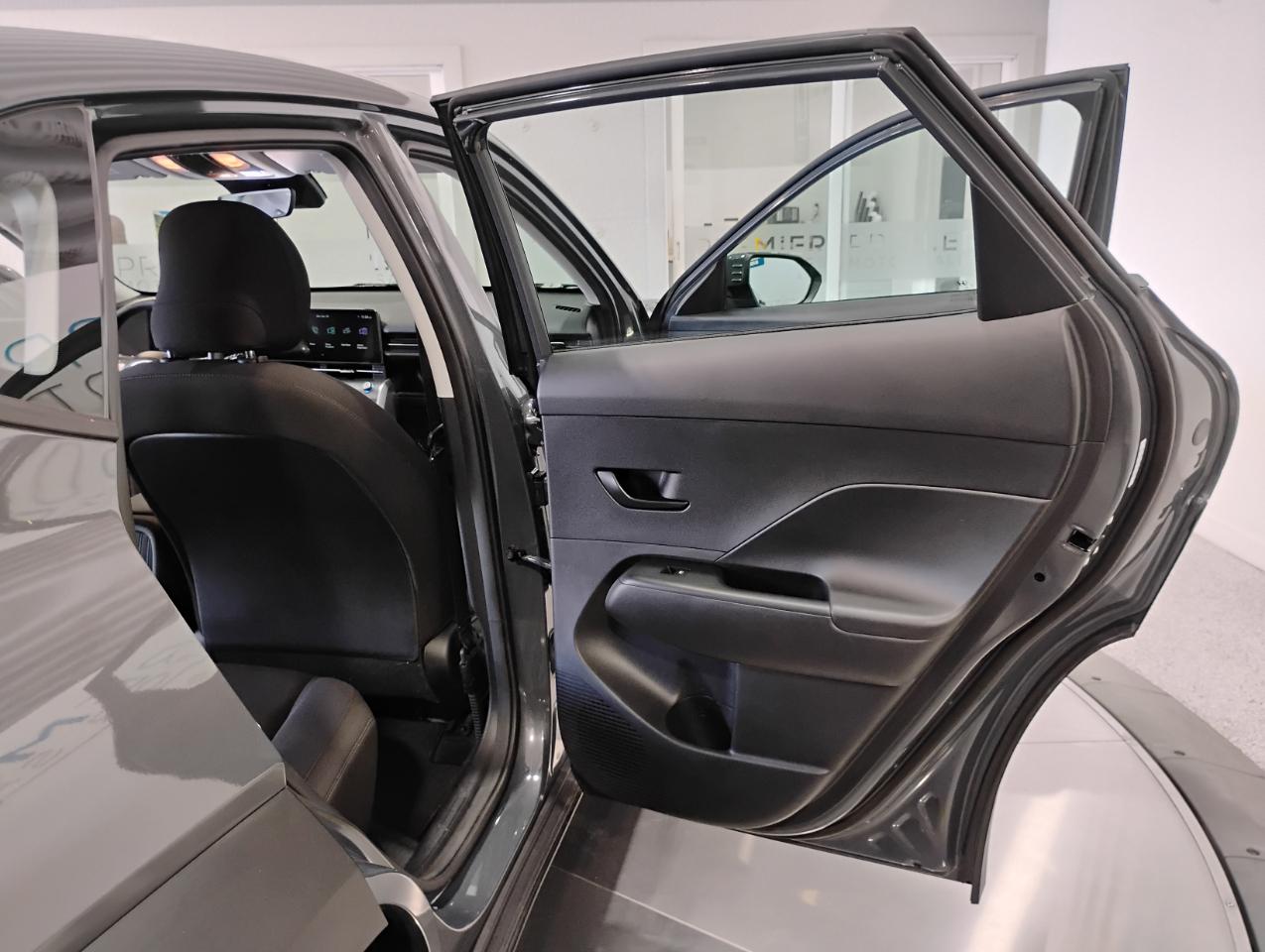 Hyundai Kona SE 2024