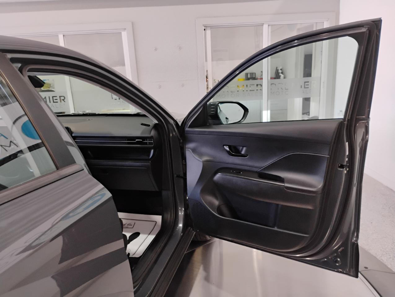 Hyundai Kona SE 2024