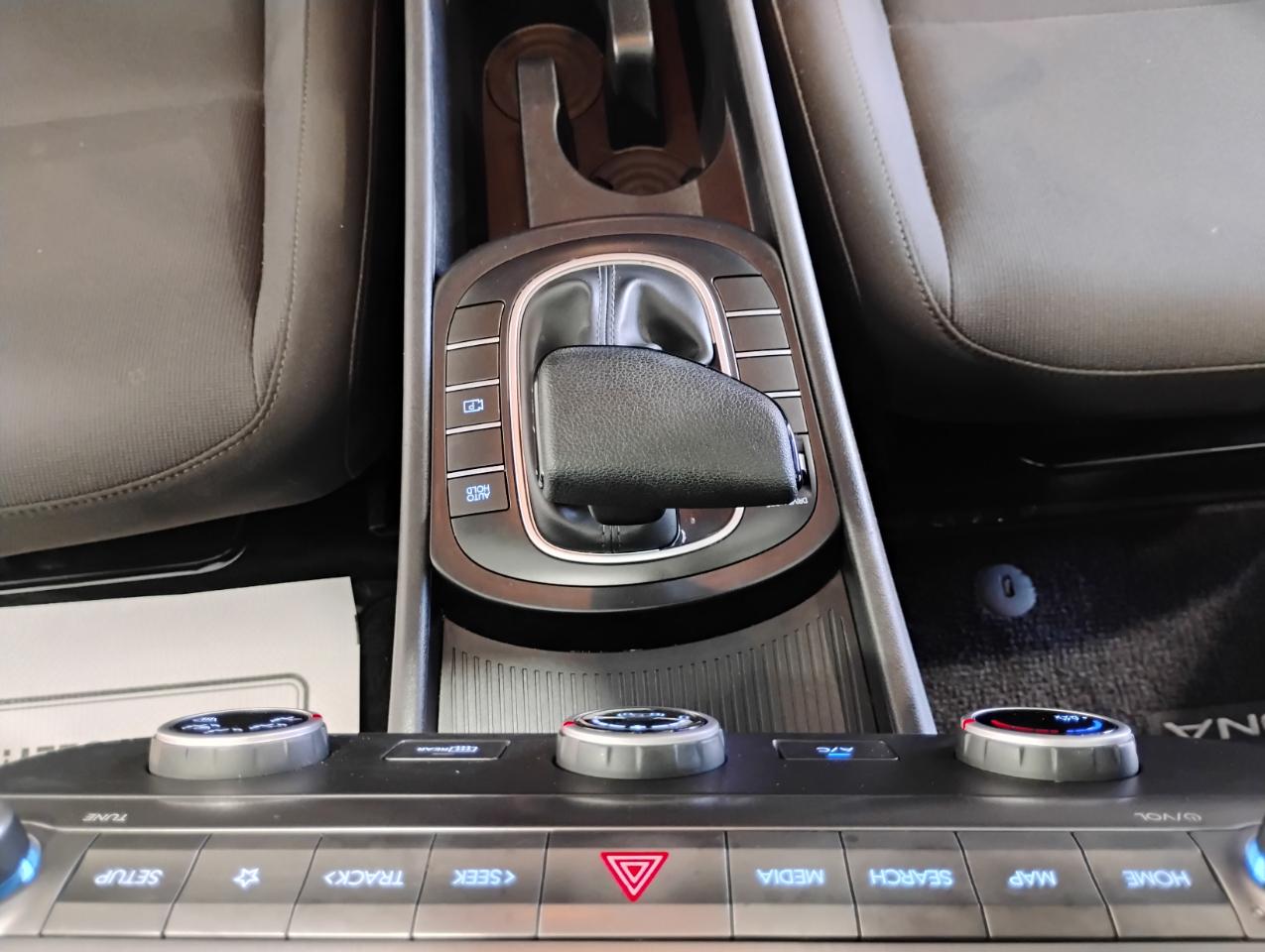 Hyundai Kona SE 2024