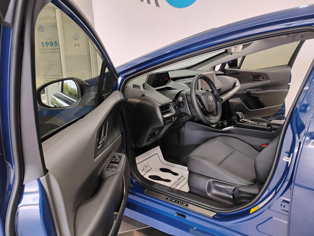 Toyota Prius LE 2026