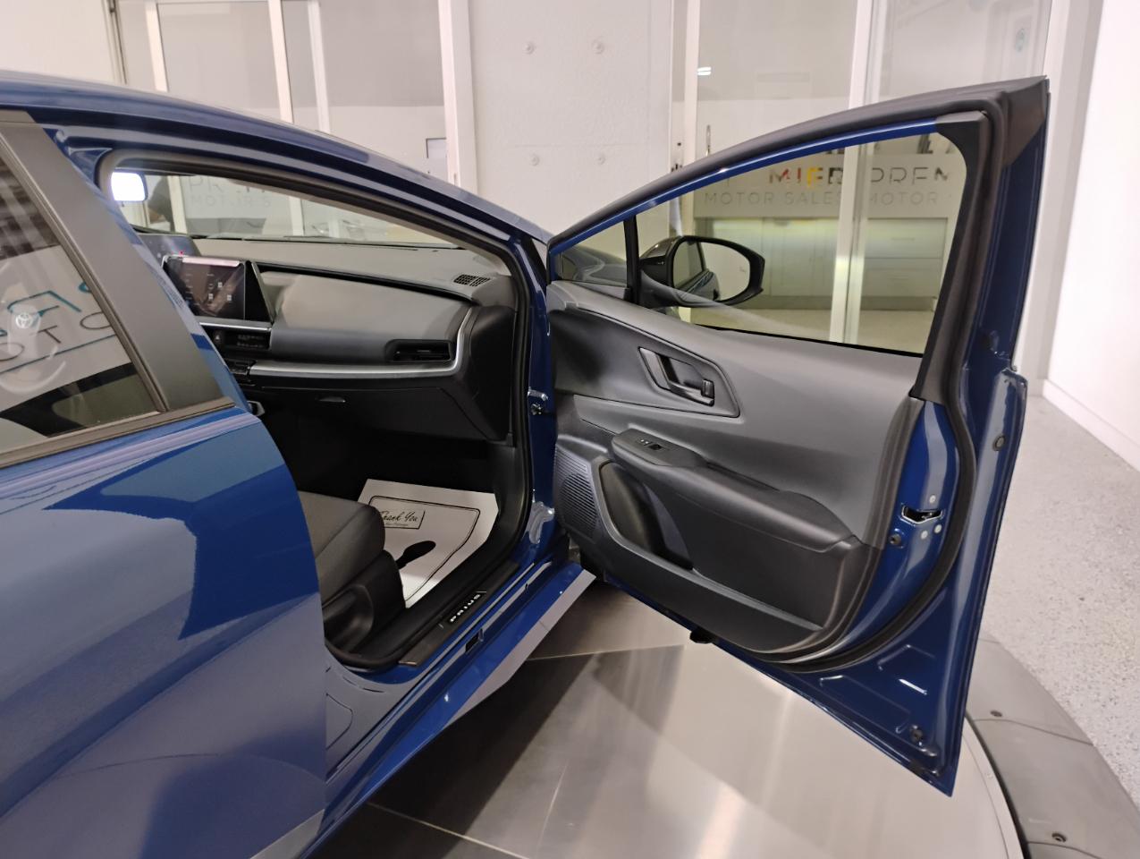 Toyota Prius LE 2026