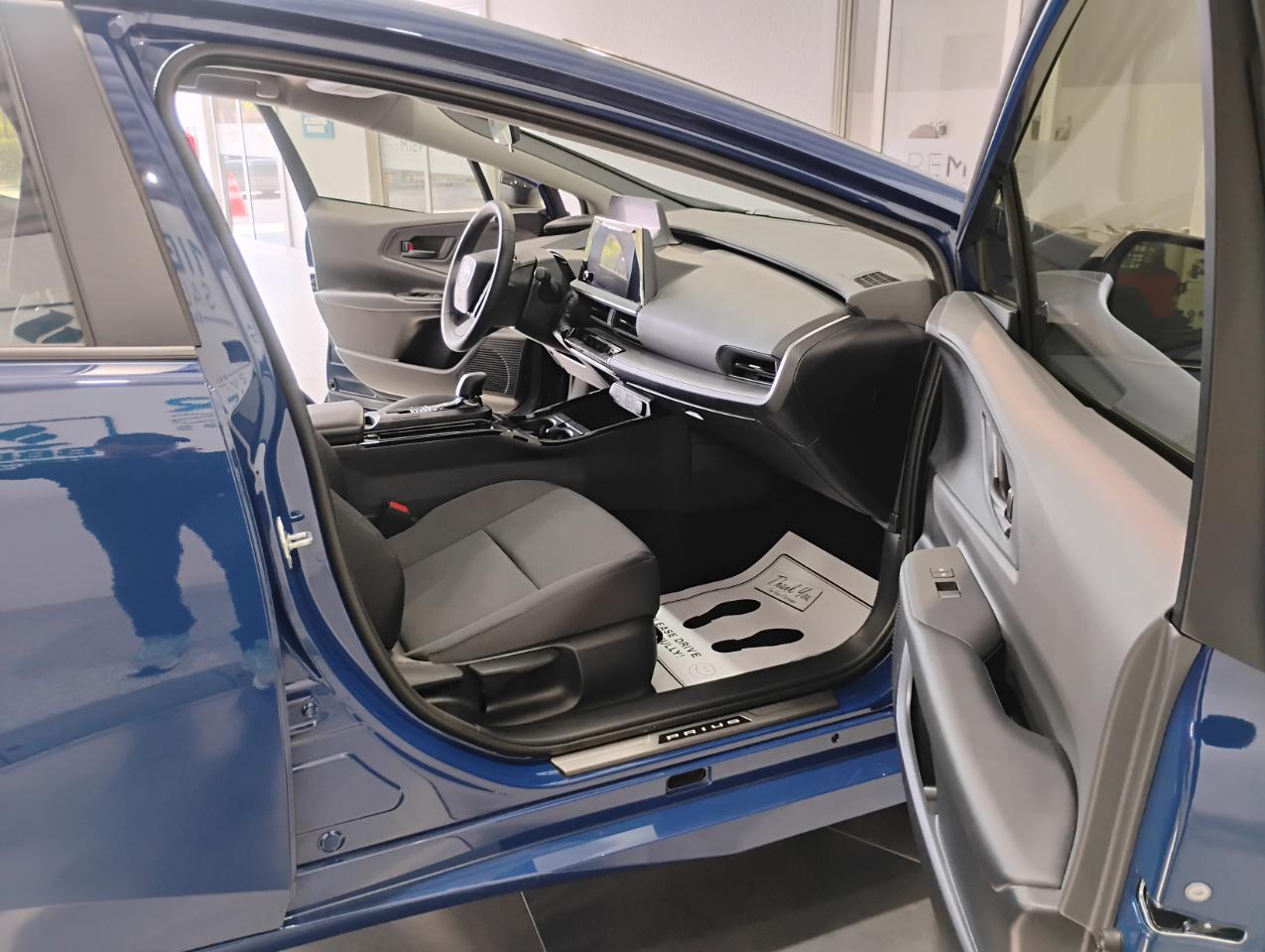 Toyota Prius LE 2026