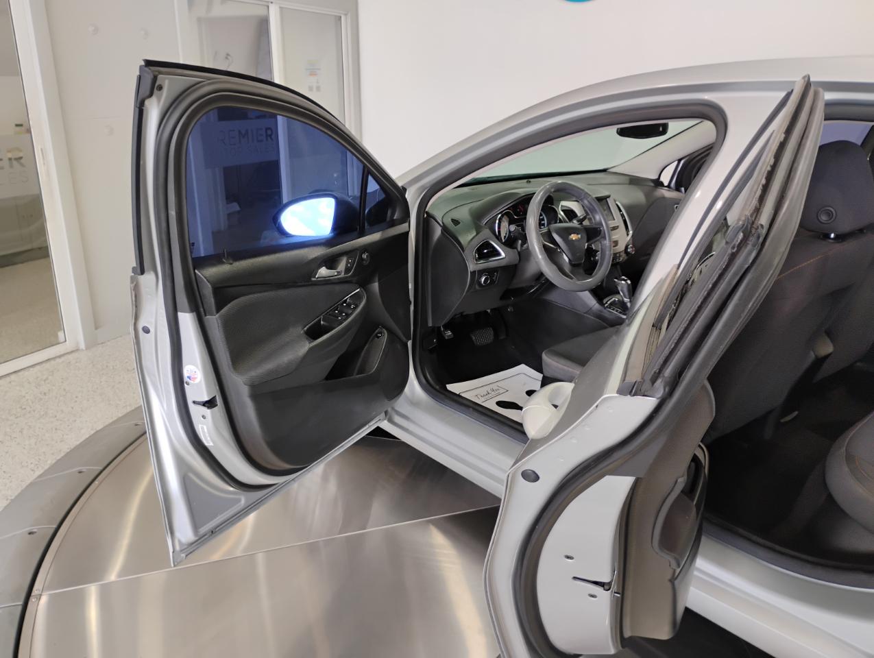 Chevrolet Cruze LS Auto 2017