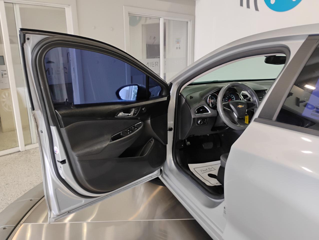 Chevrolet Cruze LS Auto 2017