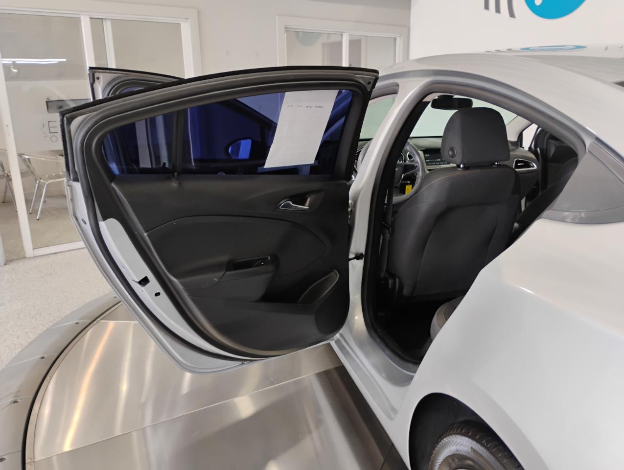 Chevrolet Cruze LS Auto 2017