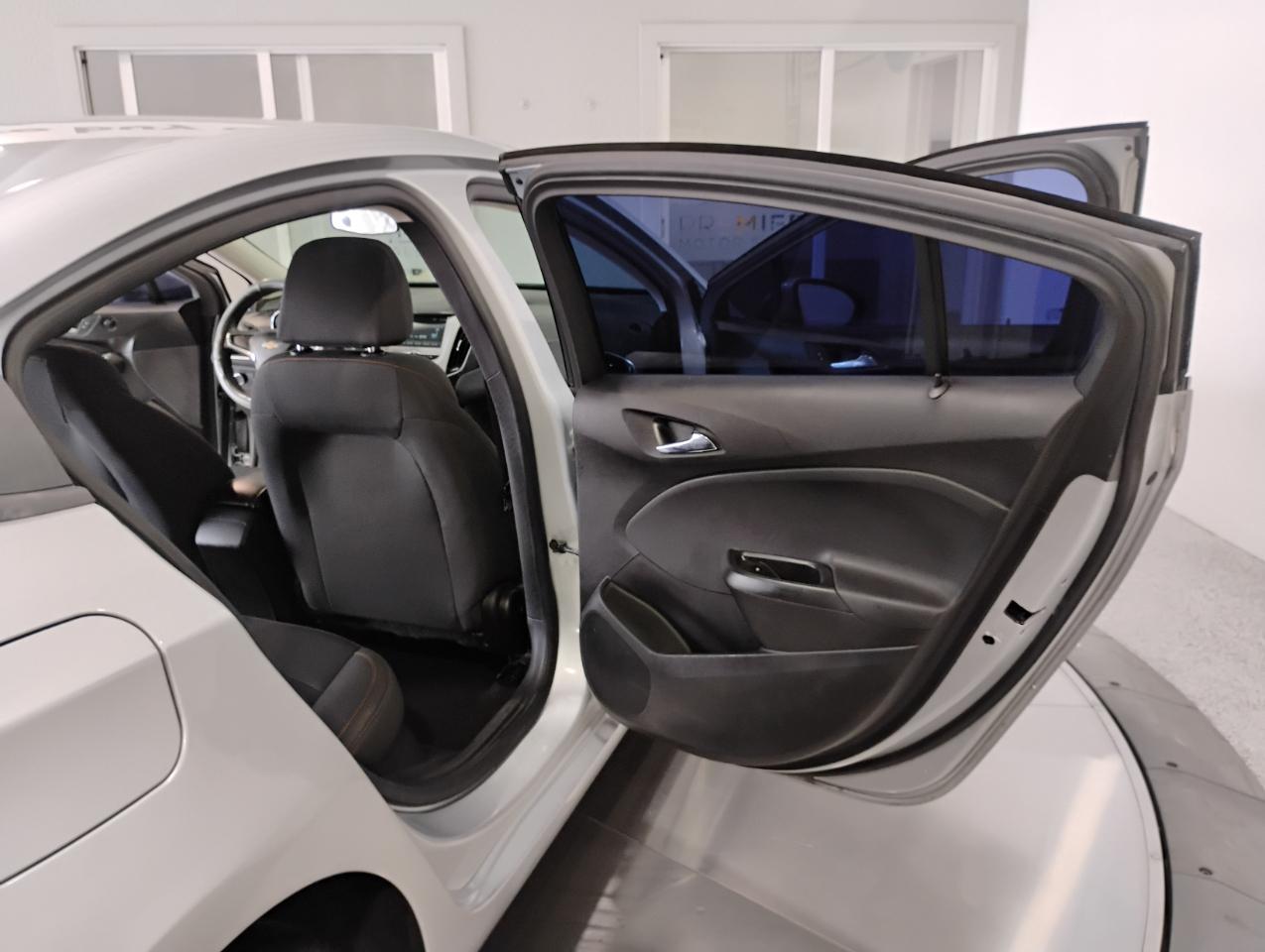 Chevrolet Cruze LS Auto 2017