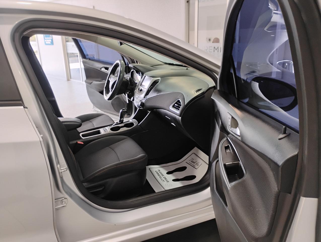 Chevrolet Cruze LS Auto 2017