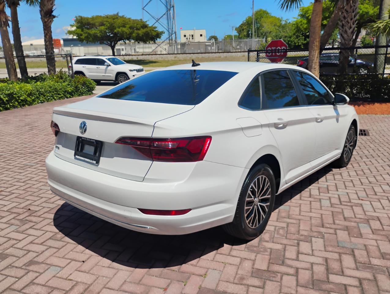 Volkswagen Jetta 1.4T S 8A 2021