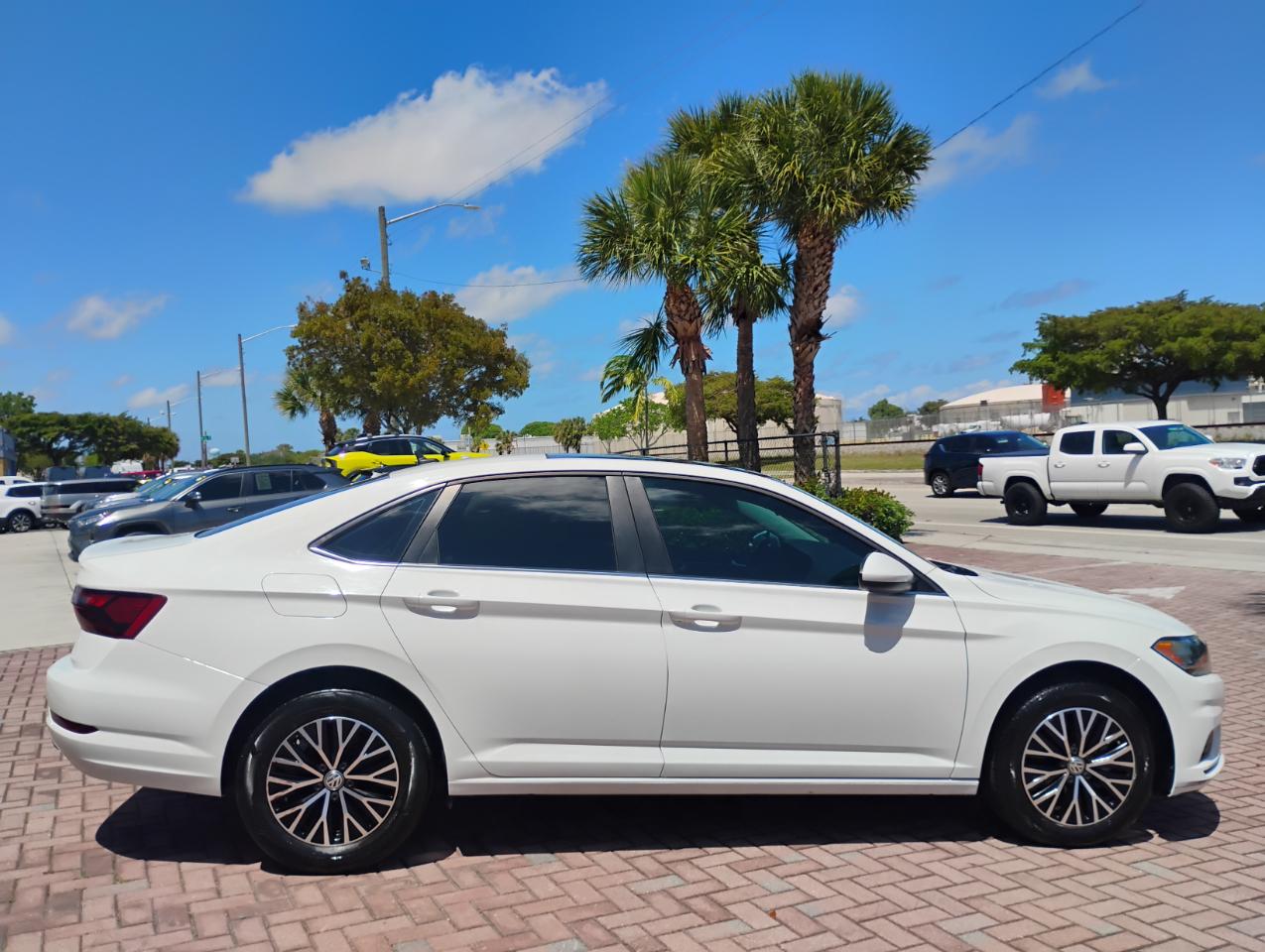 Volkswagen Jetta 1.4T S 8A 2021