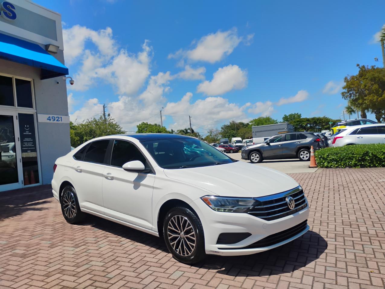 Volkswagen Jetta 1.4T S 8A 2021