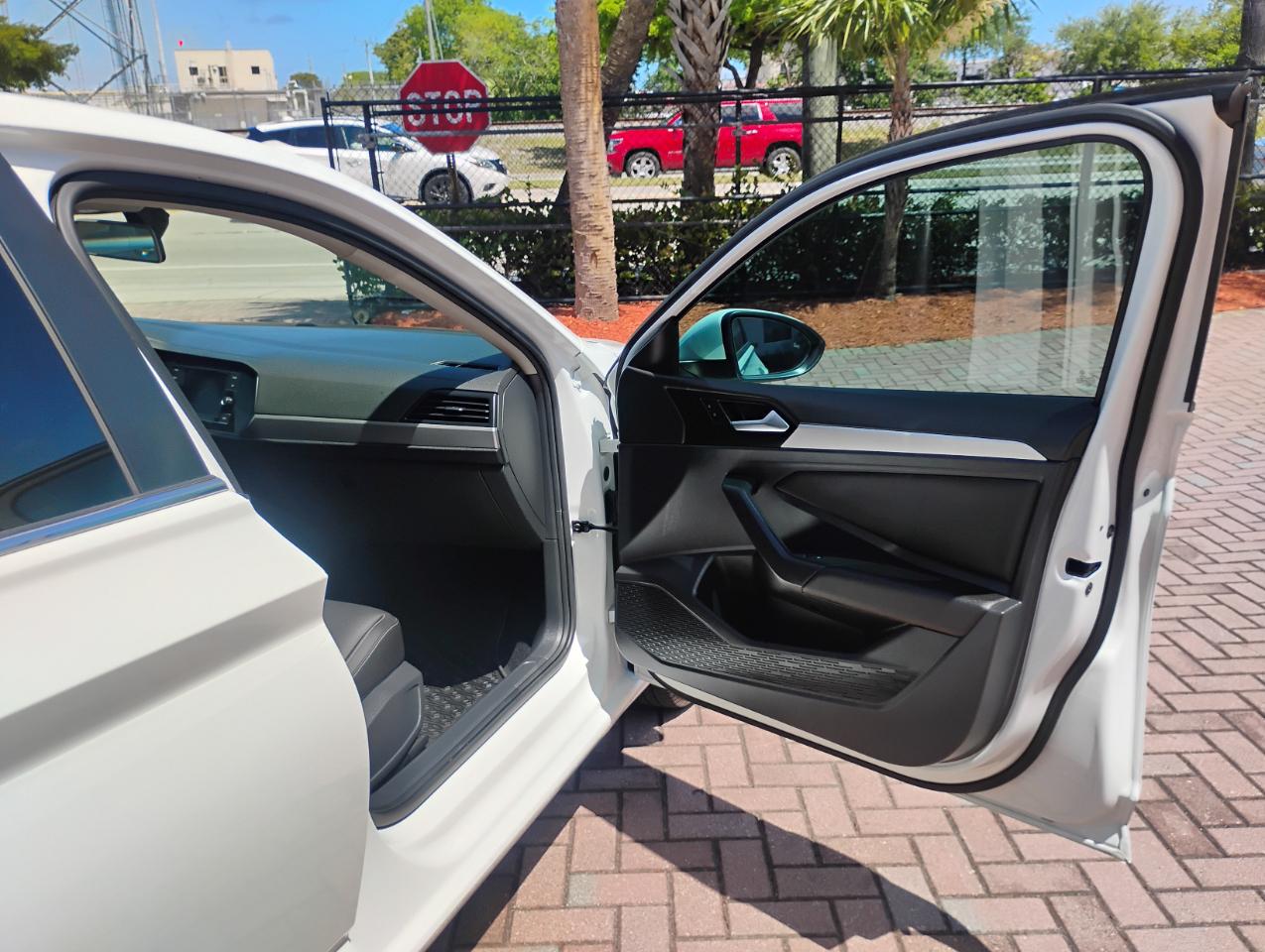 Volkswagen Jetta 1.4T S 8A 2021