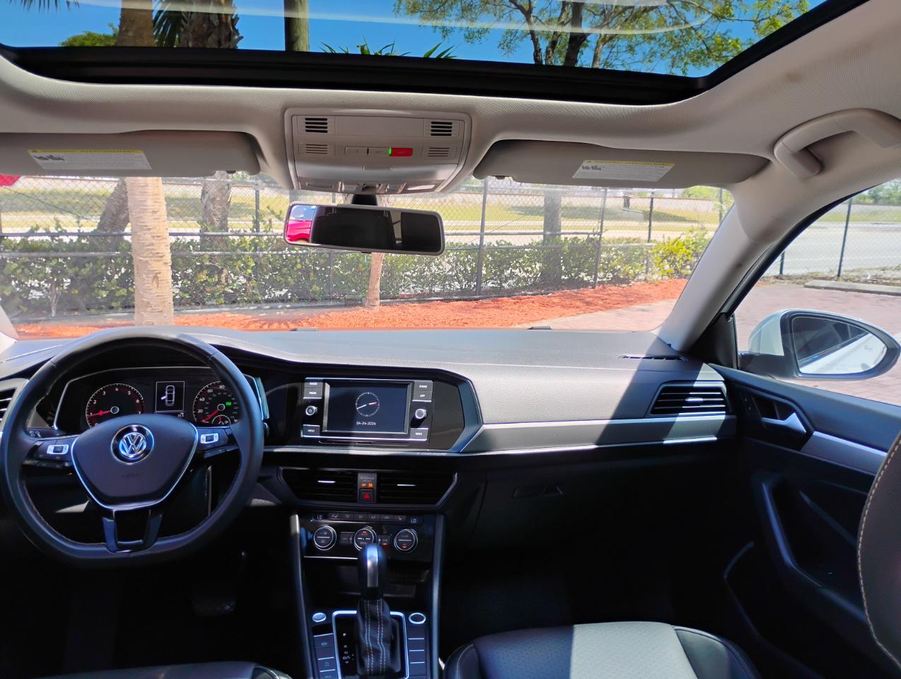 Volkswagen Jetta 1.4T S 8A 2021