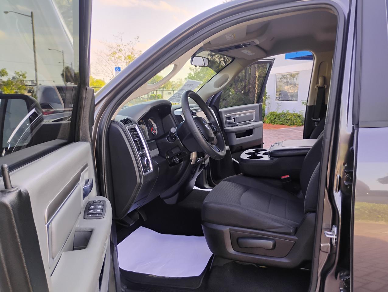 RAM 1500 Classic Tradesman Quad Cab 2WD 2019