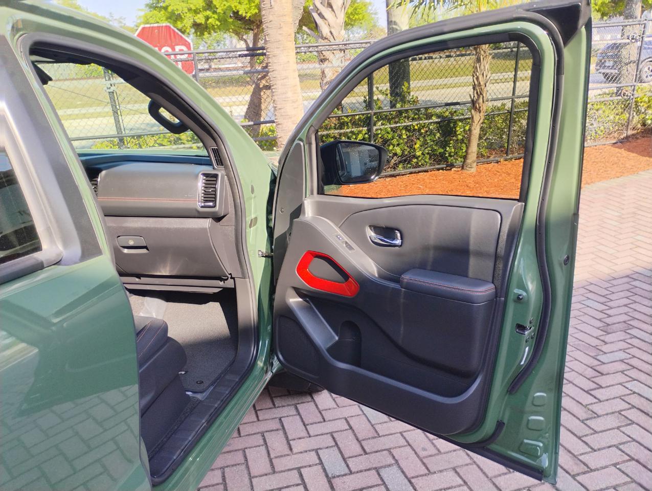 Nissan Frontier S Crew Cab 2WD 2024