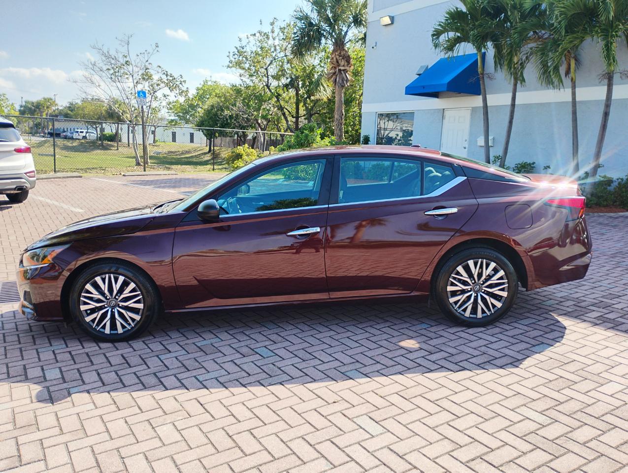 Nissan Altima 2.5 SV 2025