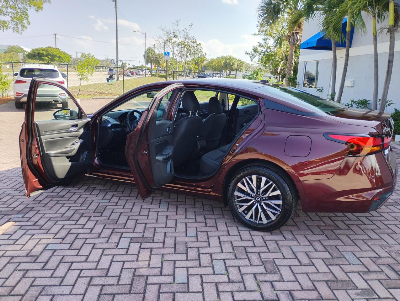 Nissan Altima 2.5 SV 2025