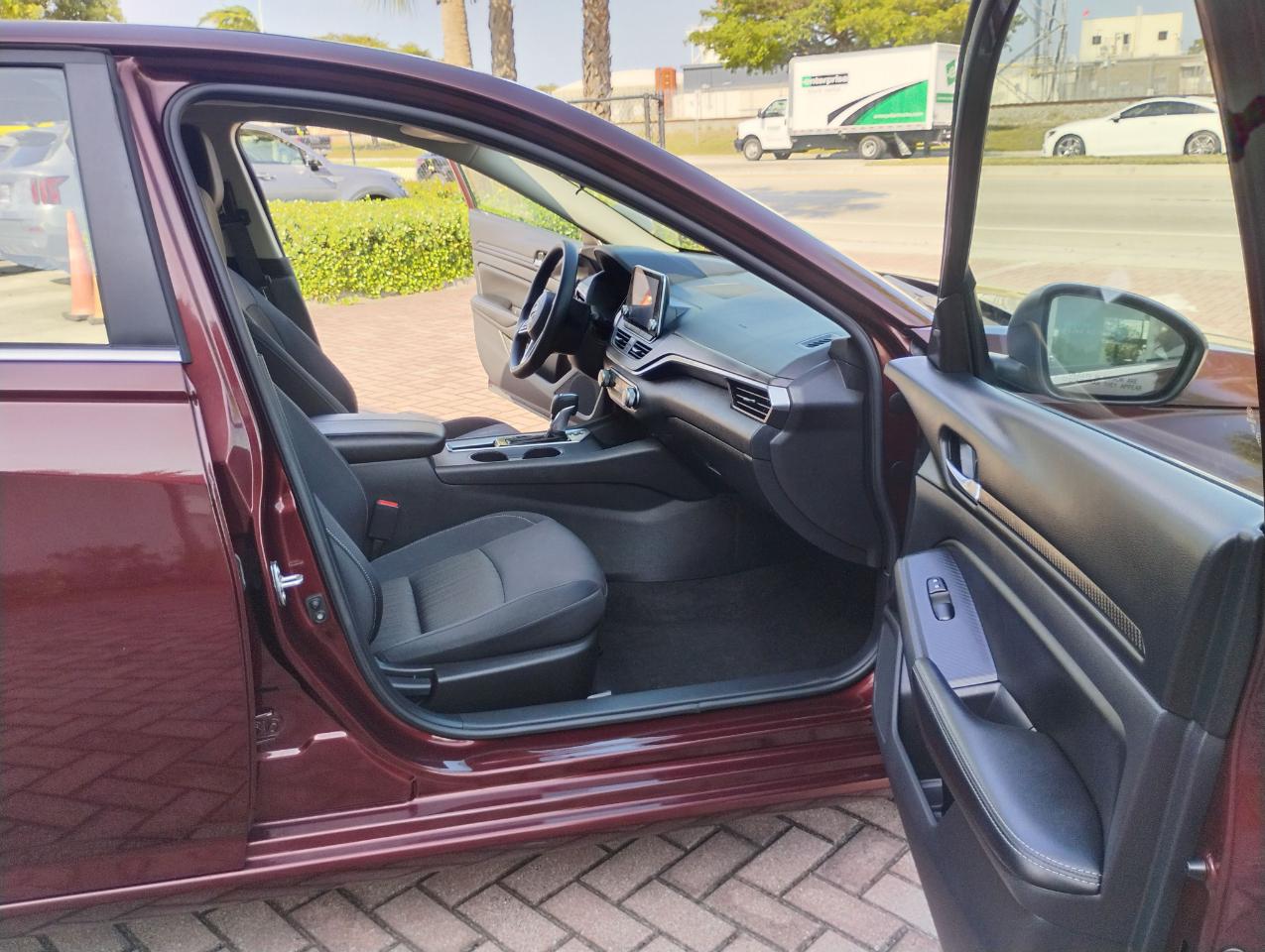 Nissan Altima 2.5 SV 2025