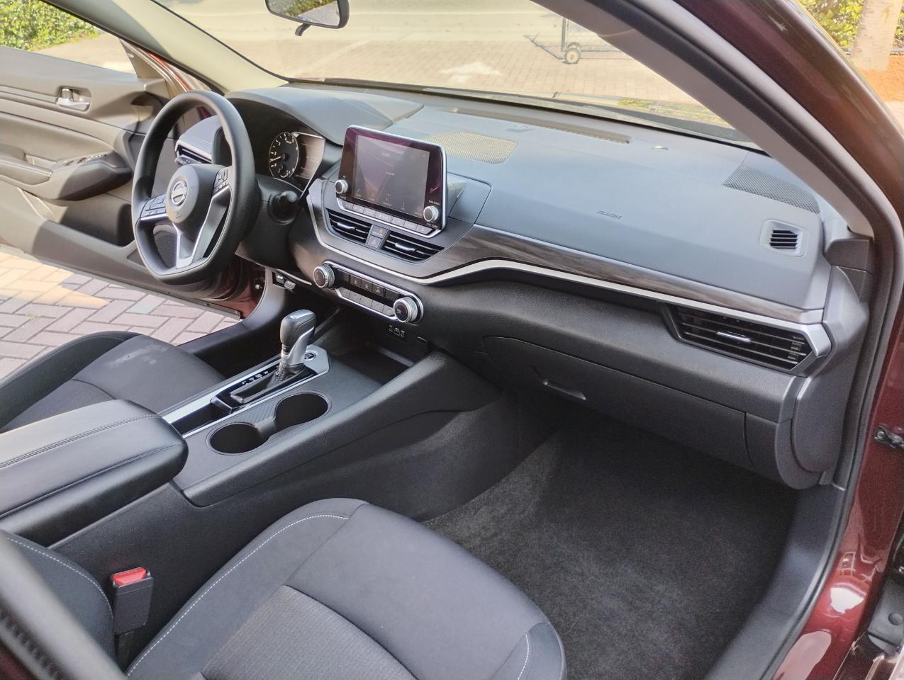 Nissan Altima 2.5 SV 2025