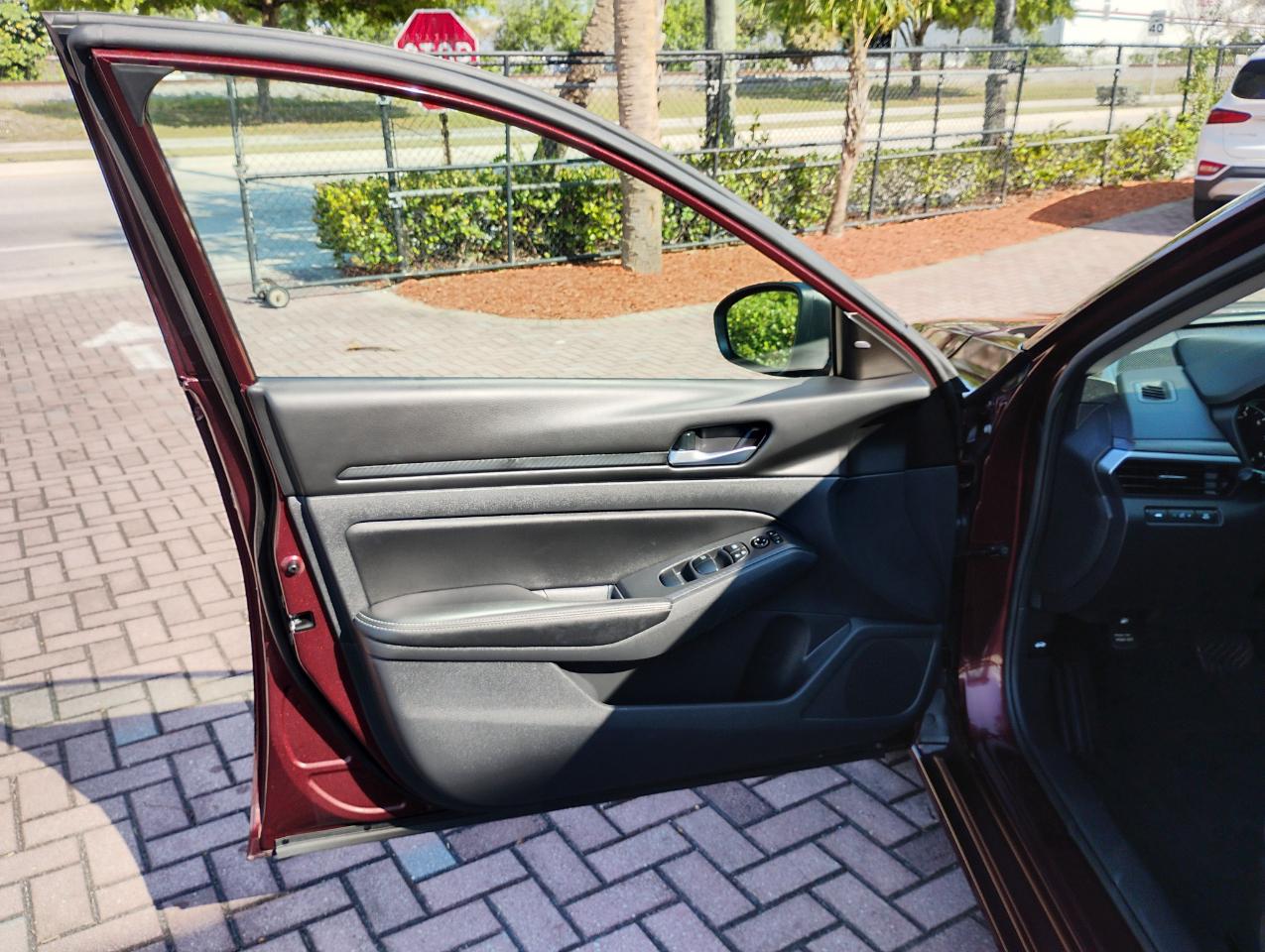 Nissan Altima 2.5 SV 2025