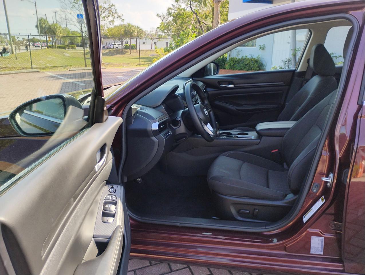 Nissan Altima 2.5 SV 2025