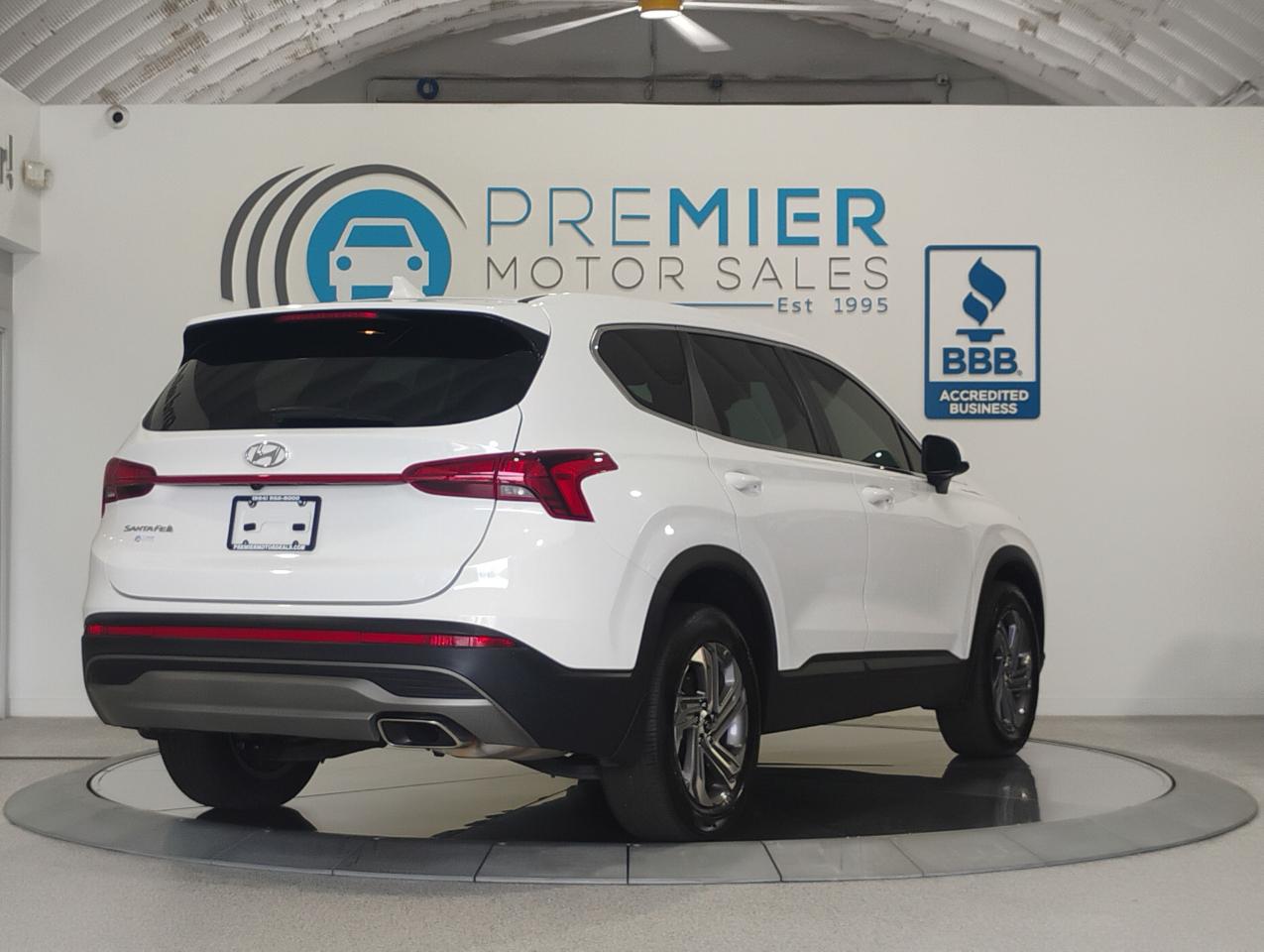 Hyundai Santa Fe SE 2023