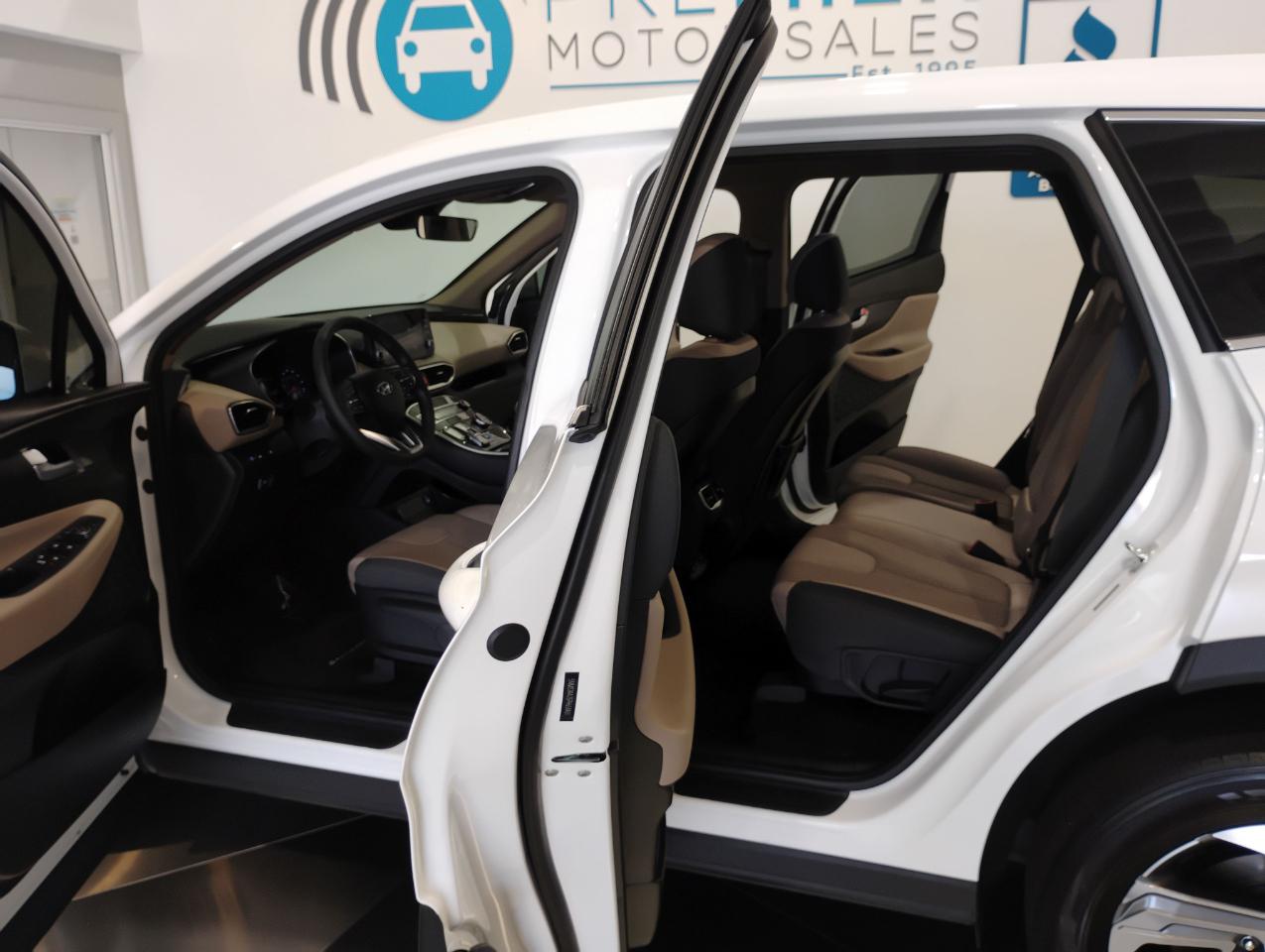 Hyundai Santa Fe SE 2023