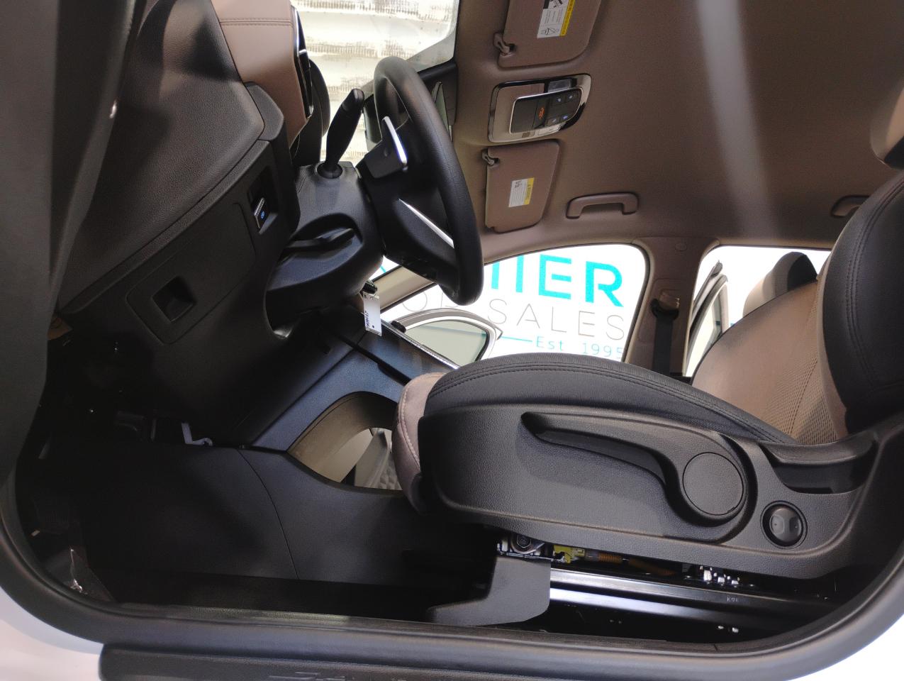 Hyundai Santa Fe SE 2023