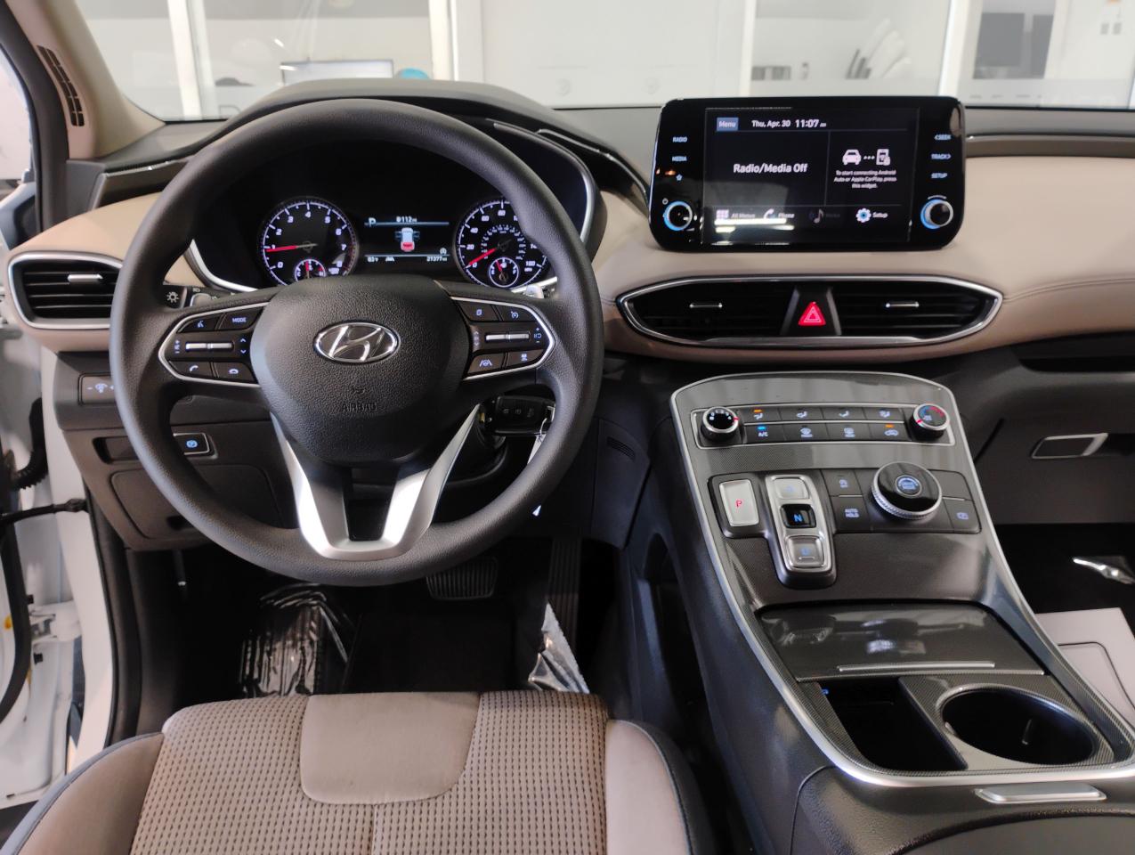 Hyundai Santa Fe SE 2023