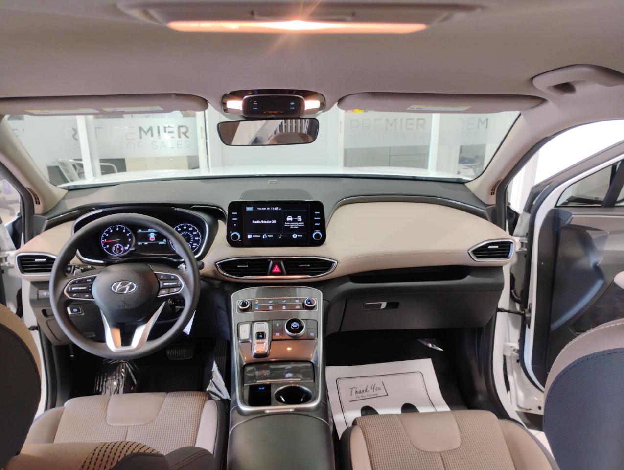 Hyundai Santa Fe SE 2023