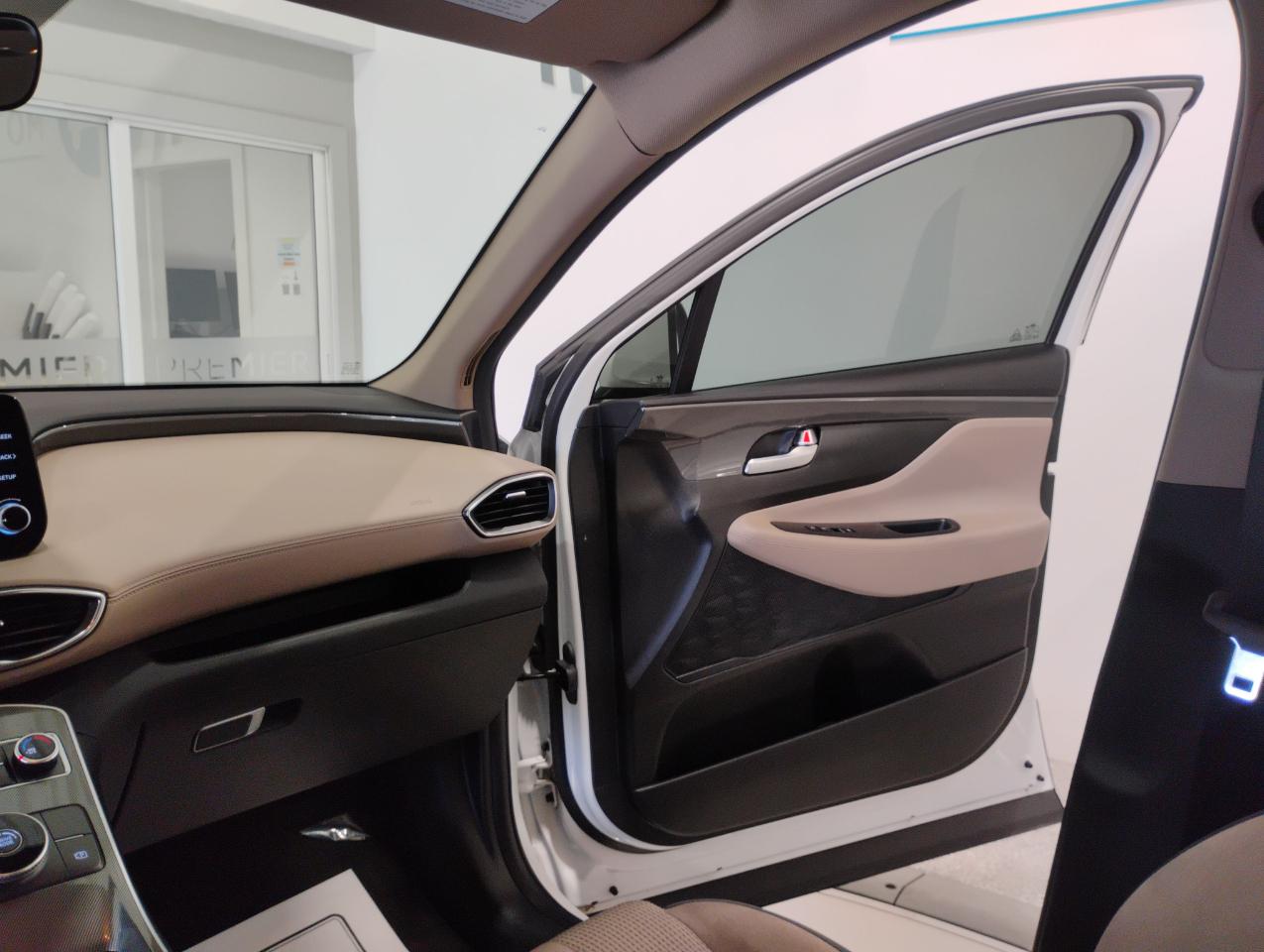 Hyundai Santa Fe SE 2023