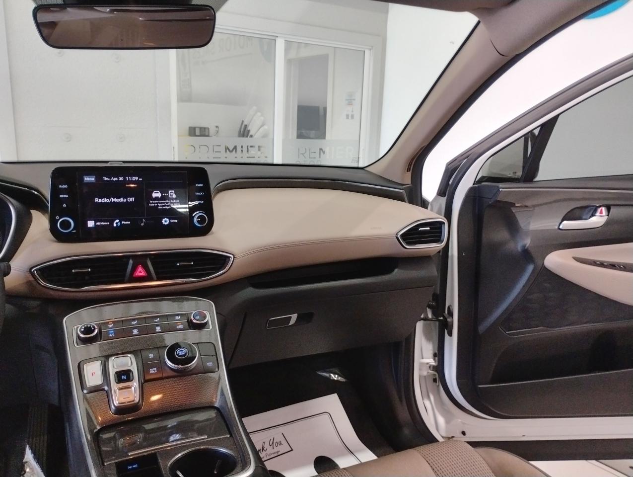 Hyundai Santa Fe SE 2023