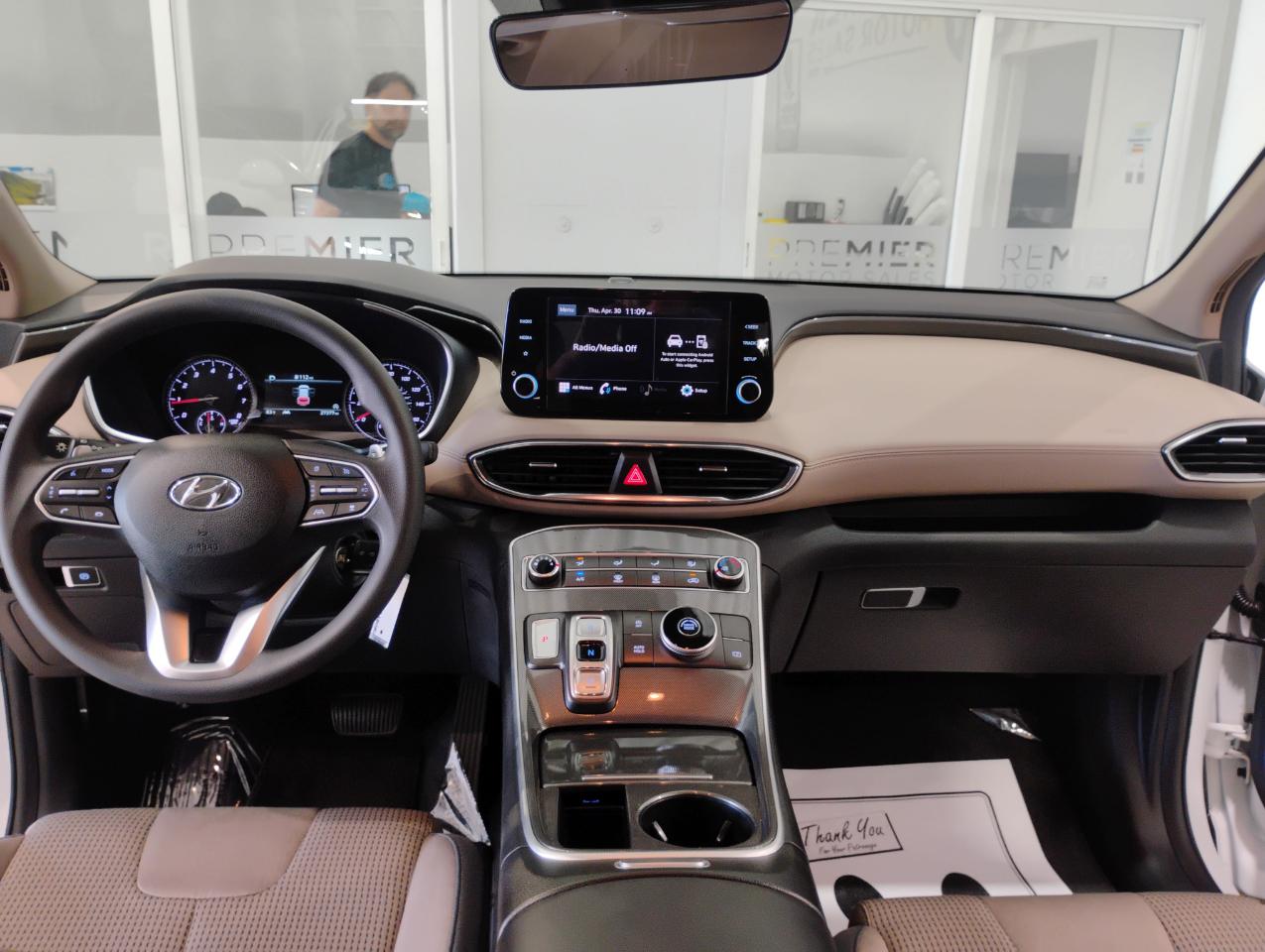 Hyundai Santa Fe SE 2023