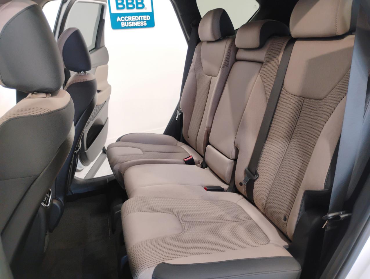 Hyundai Santa Fe SE 2023