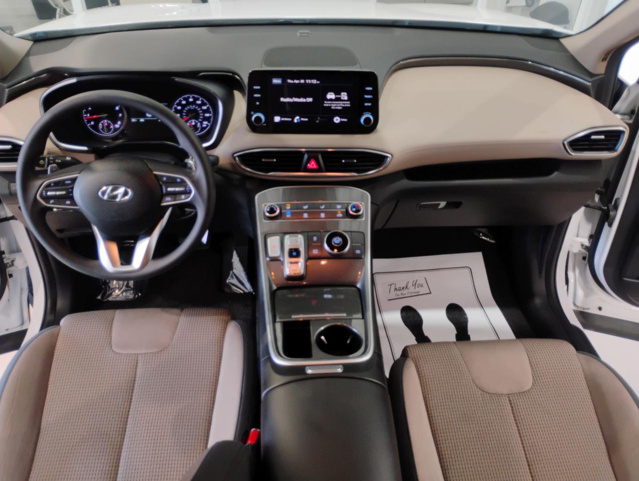 Hyundai Santa Fe SE 2023