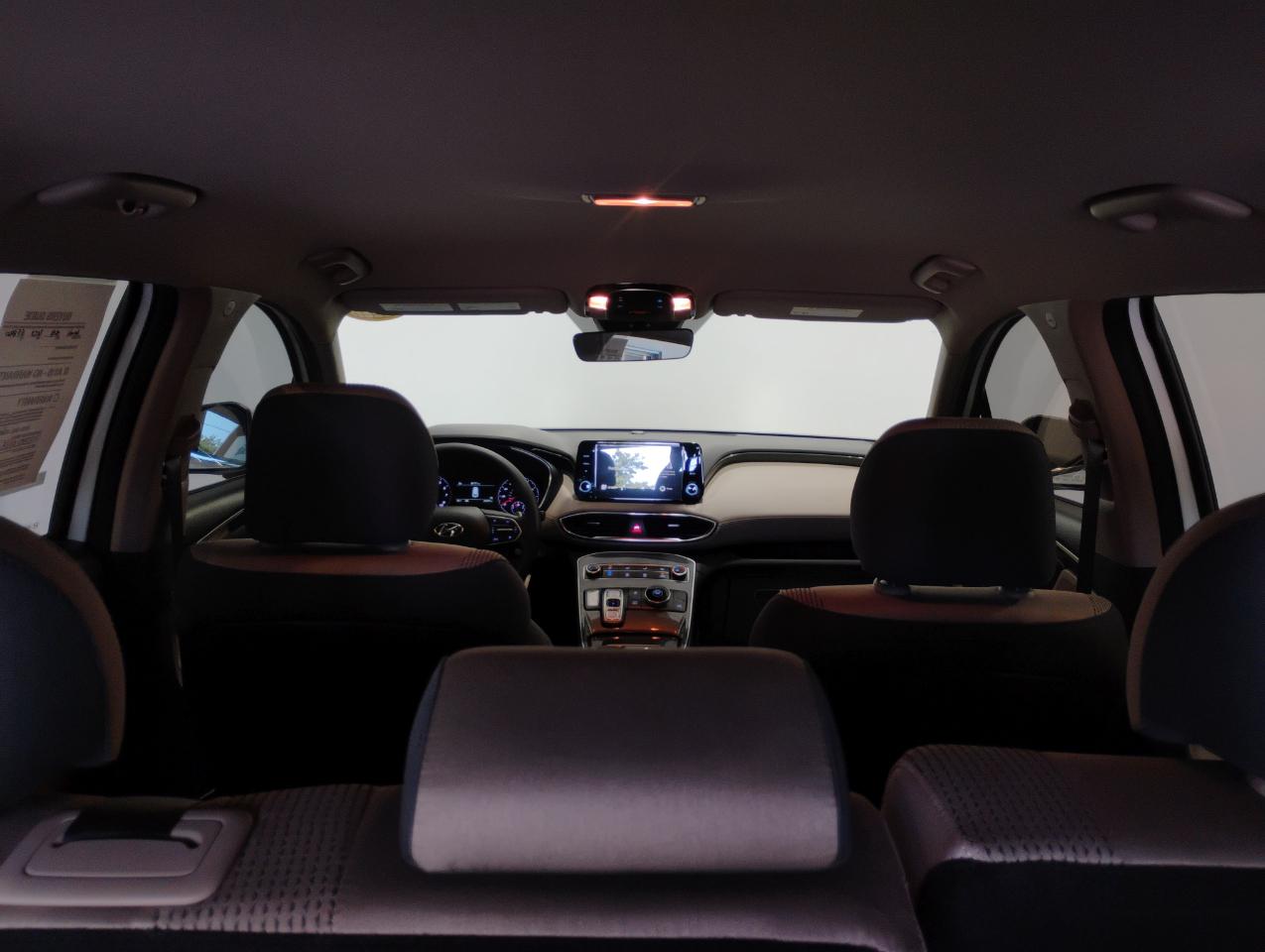 Hyundai Santa Fe SE 2023