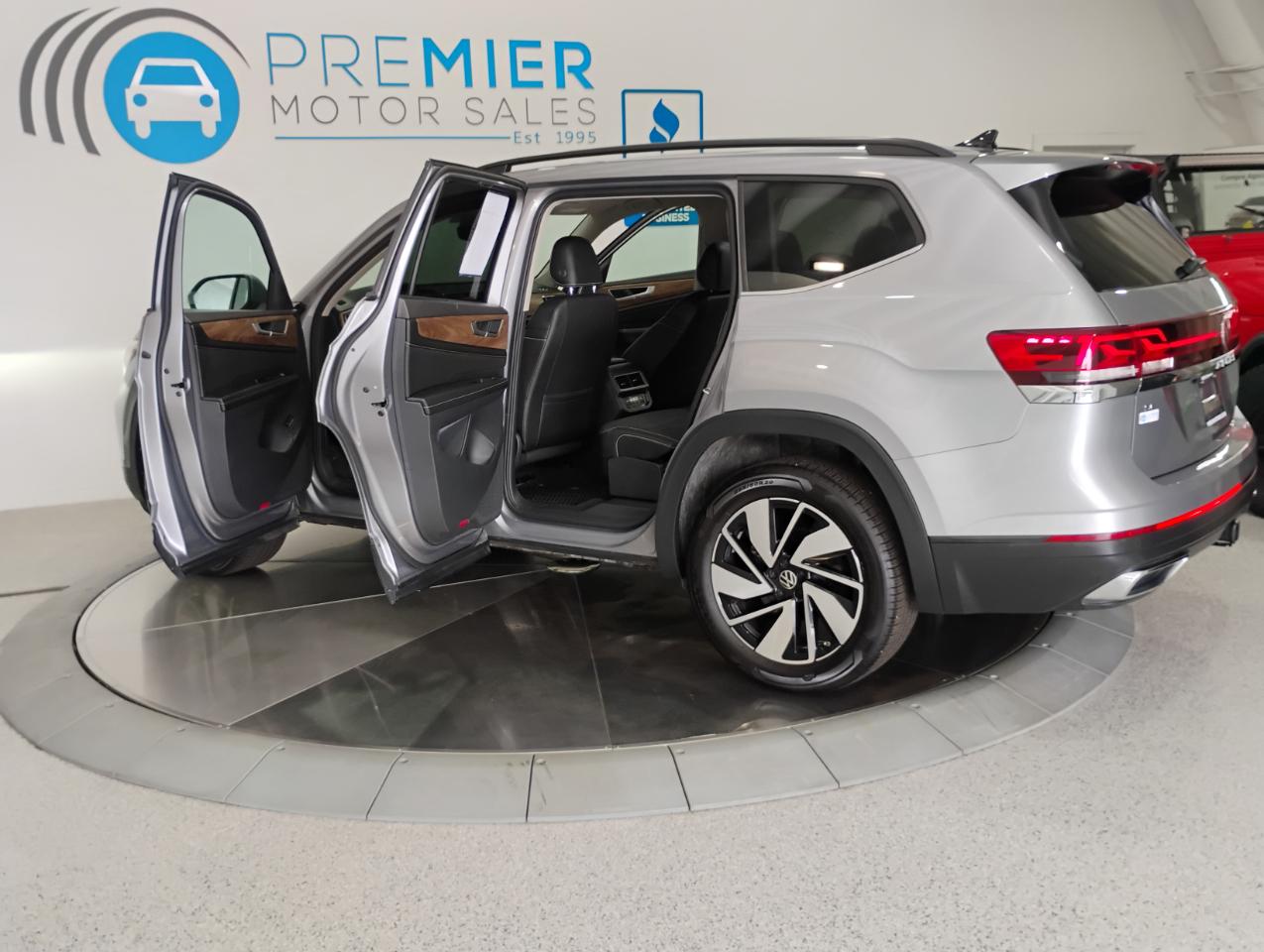 Volkswagen Atlas SE w/Technology 2024