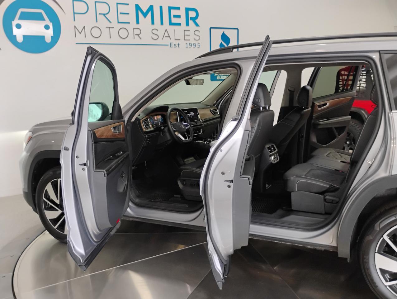 Volkswagen Atlas SE w/Technology 2024