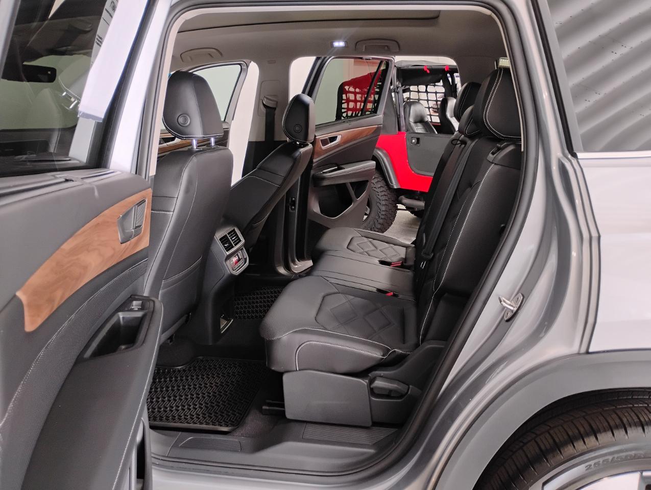 Volkswagen Atlas SE w/Technology 2024