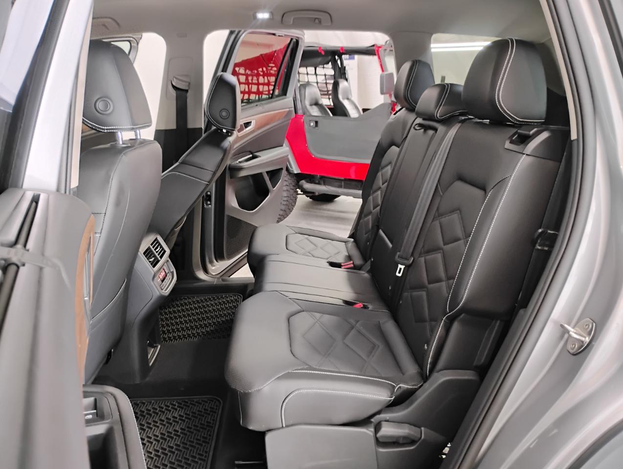 Volkswagen Atlas SE w/Technology 2024
