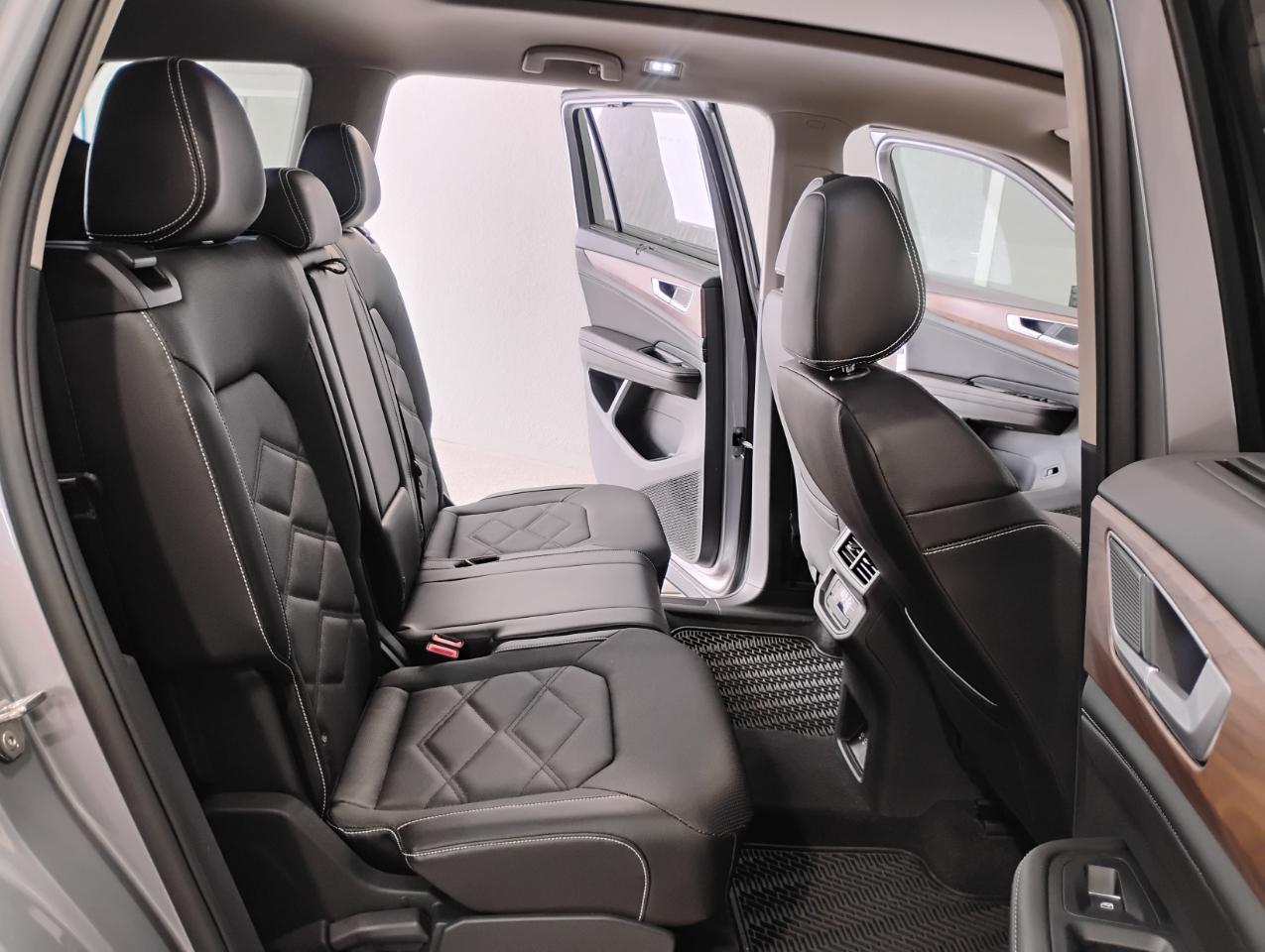 Volkswagen Atlas SE w/Technology 2024