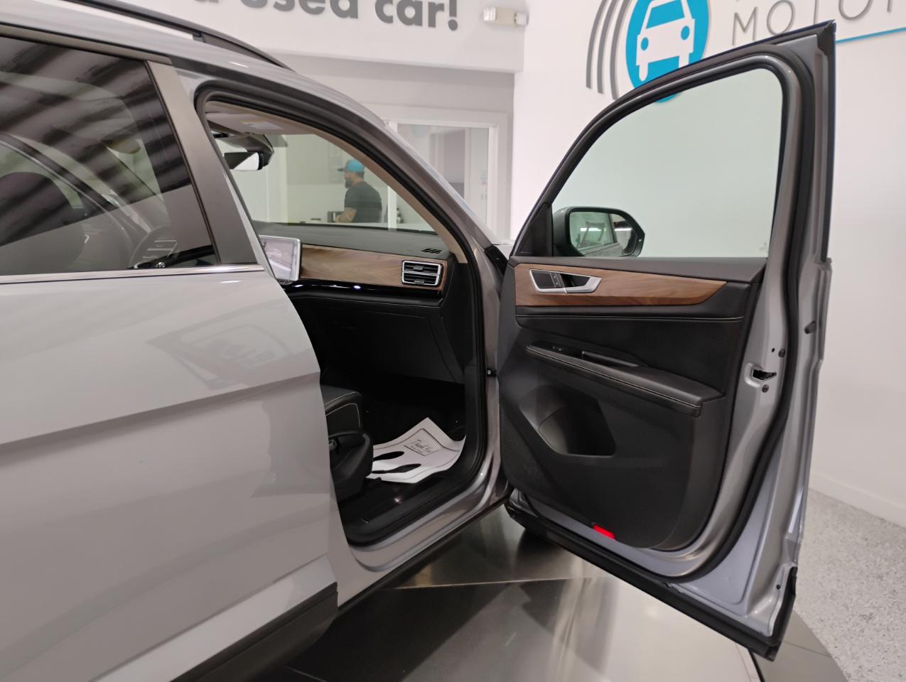 Volkswagen Atlas SE w/Technology 2024