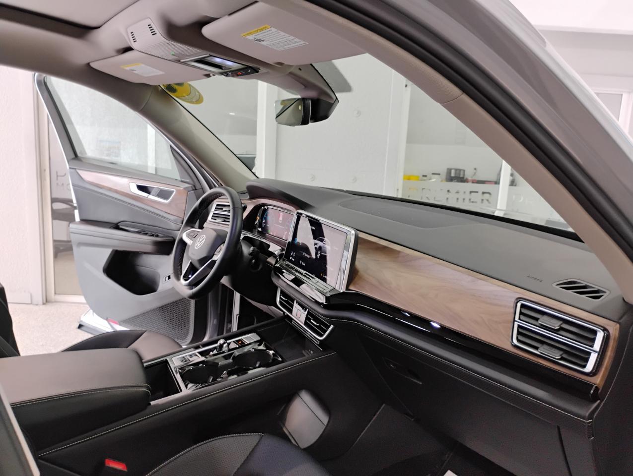 Volkswagen Atlas SE w/Technology 2024