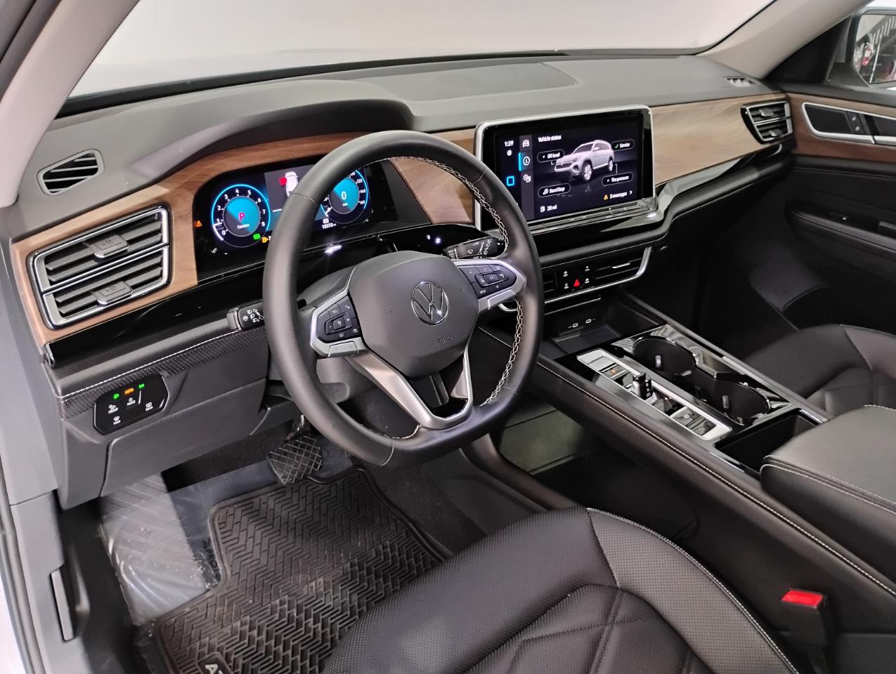 Volkswagen Atlas SE w/Technology 2024