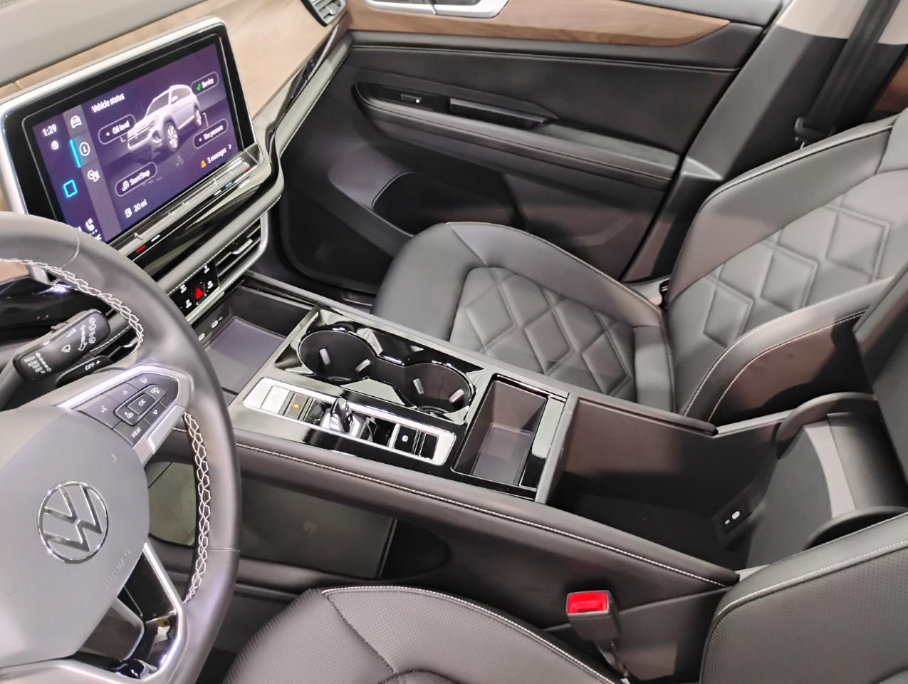 Volkswagen Atlas SE w/Technology 2024