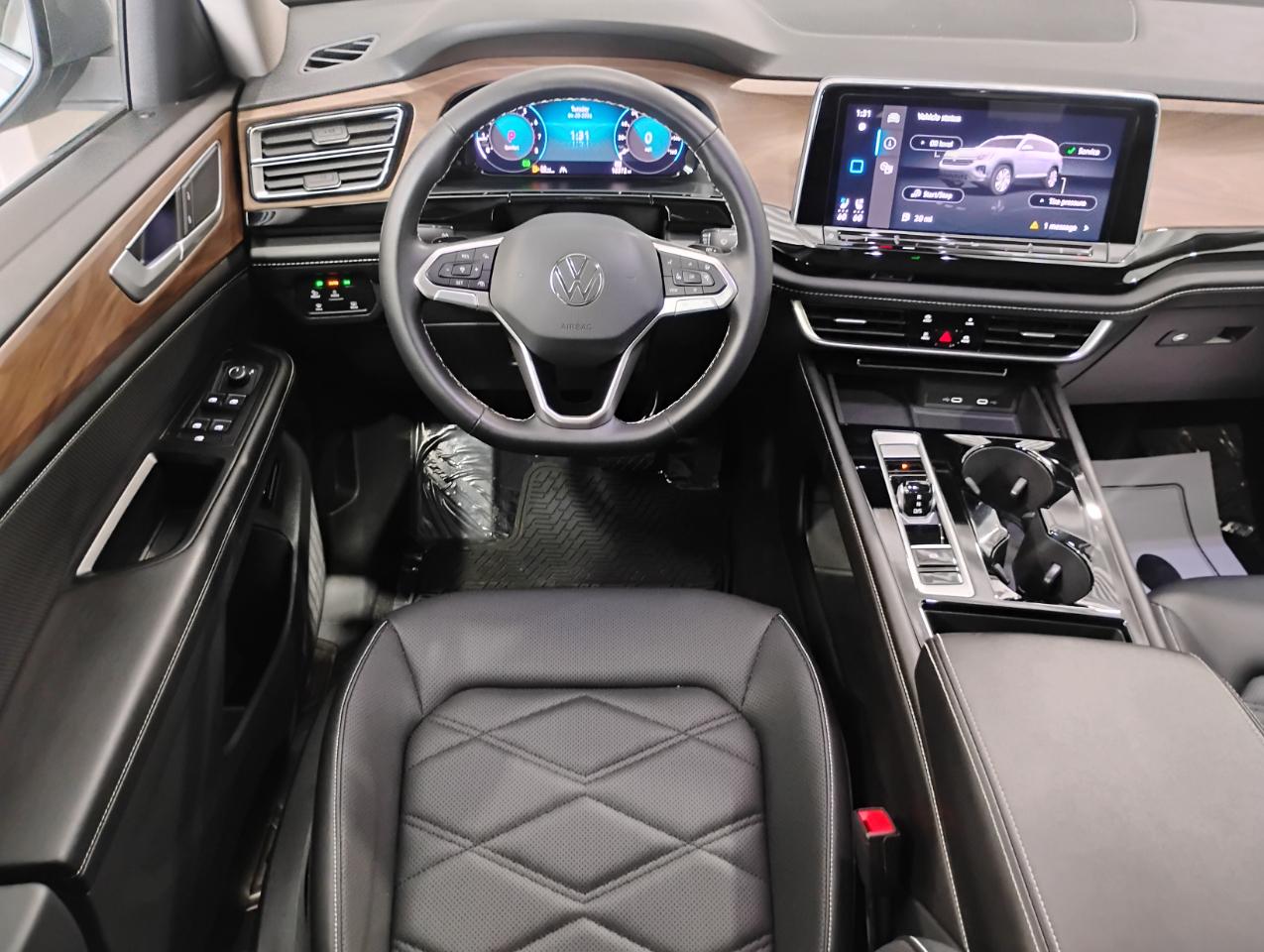Volkswagen Atlas SE w/Technology 2024