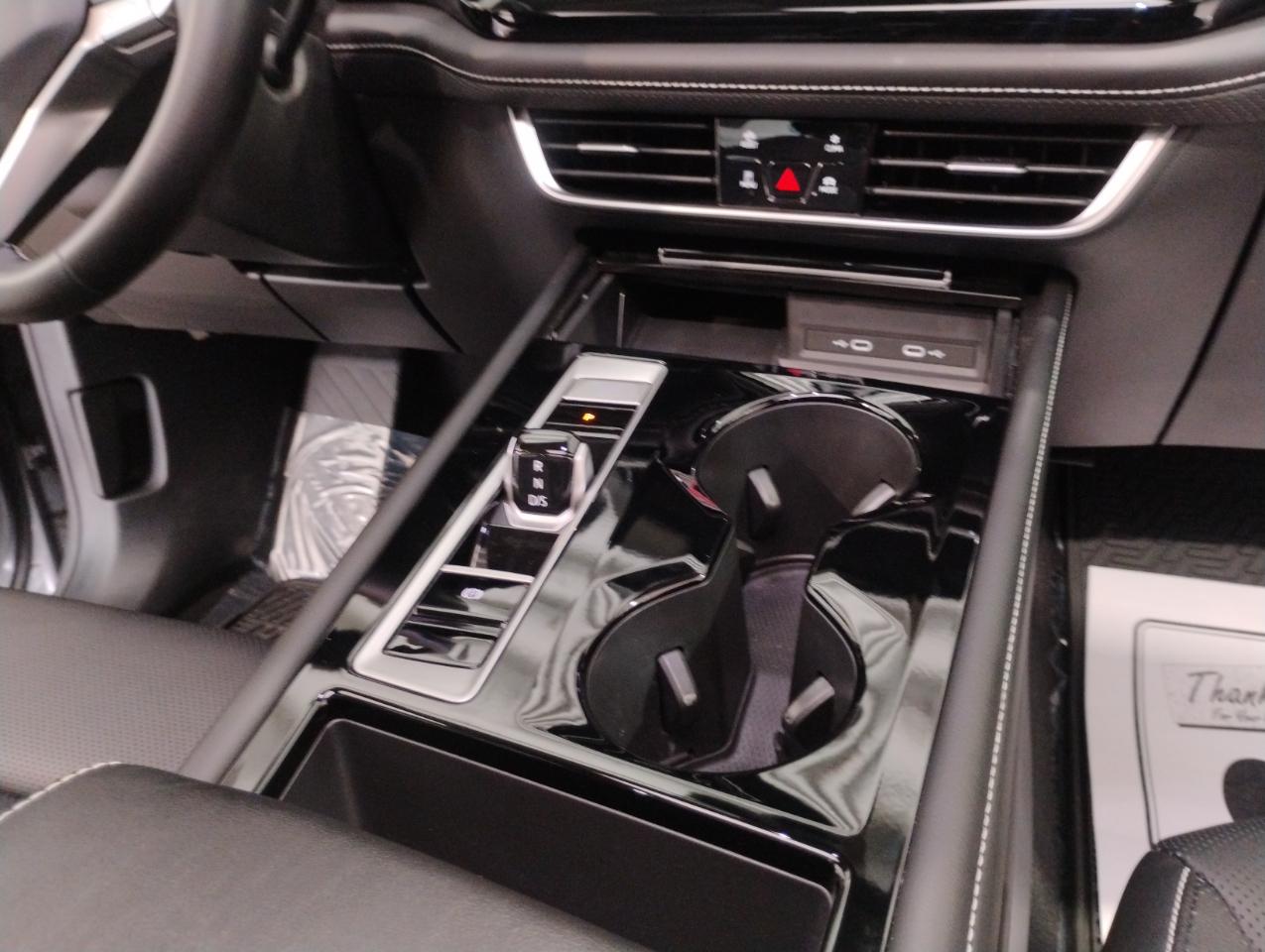 Volkswagen Atlas SE w/Technology 2024