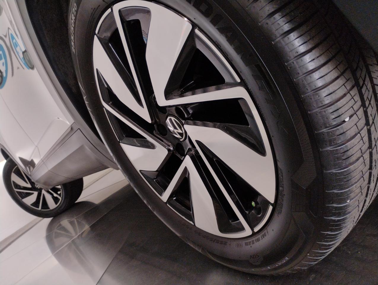 Volkswagen Atlas SE w/Technology 2024