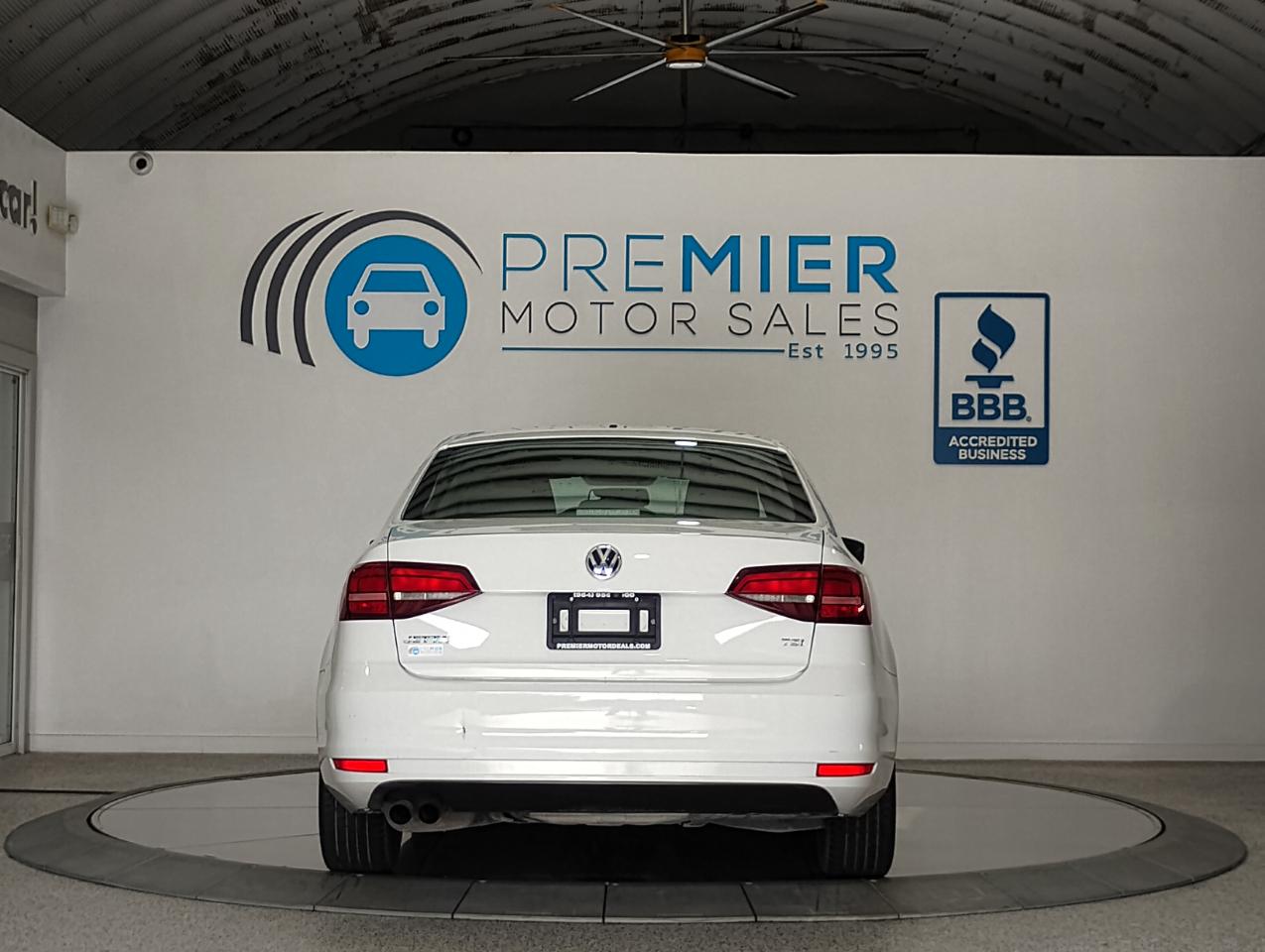 Volkswagen Jetta 1.4T S 6A 2017